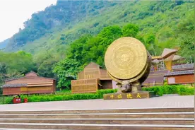 中越边境，寻找德天瀑布的源头，就在中国和越南交界处，让人意外