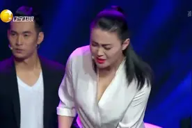 别人是演小品，关婷娜是秀颜值！这白衬衫太美了丨综艺视频封面