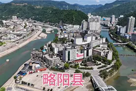 宝成铁路恢复客运，从略阳乘坐K8207次列车到凤县，欣赏秦岭美景