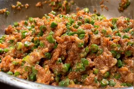 豆角猪肉饺子馅怎么调好吃，大厨教你一招，不腥不柴，鲜嫩又多汁