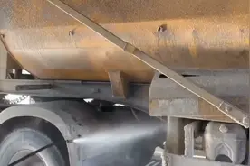 我发现了校花的秘密视频封面