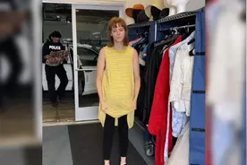 国外美女假装怀孕，竟然是为了偷衣服视频封面
