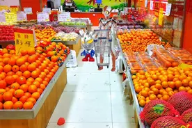 桔子不能吃太多，皮肤会变黄哦