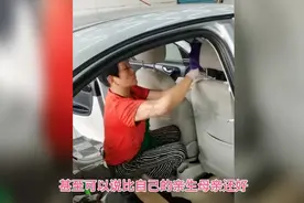 儿媳为了感谢婆婆帮忙做饭带孩子，偷偷给婆婆买了个金手镯！视频封面