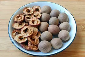 山楂搭配桂圆，作用实在太厉害了，知道的人不多，省钱又实用视频封面