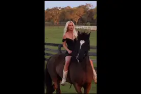 无鞍骑马即视感