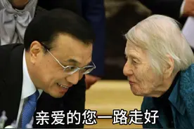 春蚕到死丝方尽，蜡炬成灰泪始干。东营老歌含泪演唱。