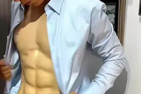 如果你拥有一身腹肌，会每天都欣赏一下吗视频封面