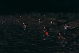 一种恐怖病毒在城镇爆发，感染的人全部变成嗜血怪物 #丧尸