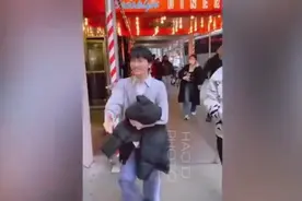 周深纽约行，专访现场全程飙英语视频封面