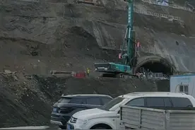 变频器报警oL故障维修，中铁十九局共进标段，18829459002视频封面