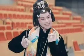 京剧演员黄兆欣于家中猝逝年仅40岁，圈中多人发声悼念
