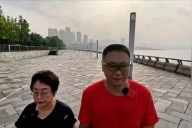 中小学食堂外包产业链上贪腐严重视频封面