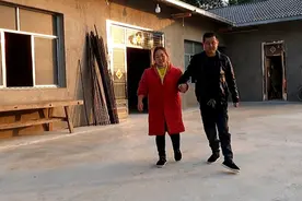 夫妻俩预算10万建一层小瓦房，终于入住了，虽然简陋但是很开心视频封面