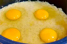 今天给大家分享懒人焖饭简单做法，学会以后连挑食的孩子能吃两碗