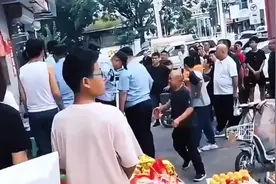 太狠了！天津一女子捅人致其死亡，突如其来的悲剧视频封面