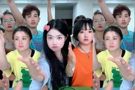 沉浸式拆盲盒挑战，哈哈哈哈视频封面