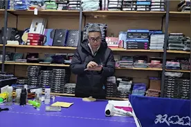 直板蝴蝶王泰克西姆配102正胶和草鸡八千套胶，主打一个直板快攻