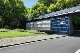 上海东郊宾馆，天花板的宾馆