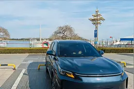 蓝电E5plus安装百度地图，实现红绿灯读秒，车道级导航辅助视频封面