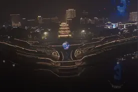 我没有惊艳绝伦的脸，那就请你记住我看你的眼