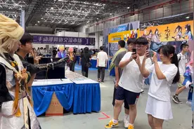 cos须佐之男逛漫展会发生什么？