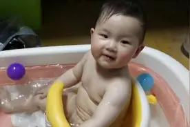 解锁新技能，可以坐着洗澡啦👍👍👍