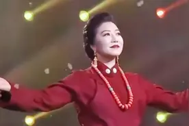 著名的美丽动人的藏族女歌唱家杨青卓玛演唱《翻身农奴把歌唱》视频封面