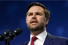 全球爆笑热议美国副总统画眼线主持人万斯的眼线画的比我还深