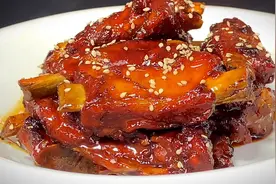 这才是红烧排骨的正宗做法，色泽红亮，软烂脱骨，还没看完就饿了视频封面