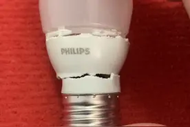 拆解3w灯泡 里面的做工紧凑视频封面