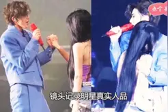 镜头记录明星真实人品，蔡徐坤太宠粉，赵露思人美心善视频封面