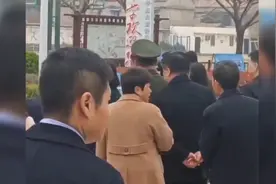 飞天英雄航天员朱杨柱回沛县母校探望老师！视频封面