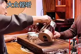 战友之间有一种信任叫“托孤”。看哭了#战友情弥足珍贵！视频封面