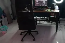 奇怪的玩具熊视频封面