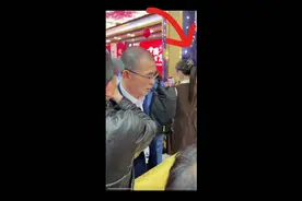 答谢宴上 这是谢浩男的妈妈吗？视频封面