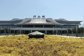 充满诗情画意的庐山站-从九江市两亩地坐75、76路公交车到庐山站视频封面