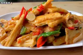 两种烧腐竹做法，简单易上手，出锅喷香，比大鱼大肉还受欢迎视频封面