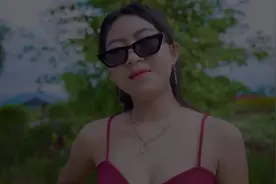 美女东南亚辣妹抖臀舞有点性感视频封面