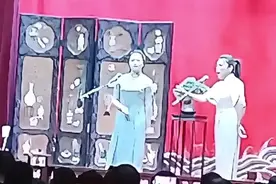 谁说鼓曲没人看?德云鼓曲社青年队封箱演出座无虚席！视频封面