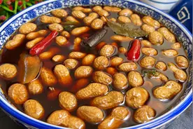 煮五香花生，只加盐和大料就错了！多加一样东西，软绵入味不发黑视频封面