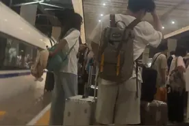 大连北站出站口。第一人称全程出站视频封面