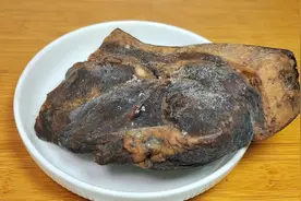 腊肉用清水洗是大错，难怪又咸又硬烟味重，教你正确方法