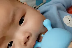 让大家看看我那可爱的弟弟