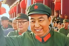 英明领袖华国锋，1977年华国锋批准恢复高考，坚决取消推荐上大学视频封面