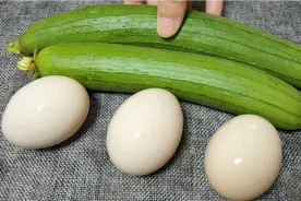 立秋以后要多吃丝瓜加三颗鸡蛋，教你神仙做法，简单营养，真好吃视频封面