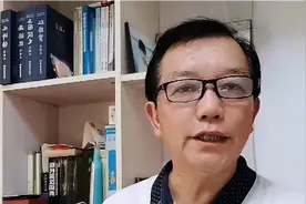 女子理直气壮地占用两个车位，竟然被指责自私和没有公德心视频封面
