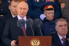 俄罗斯胜利日阅兵：“乌拉”声中俄罗斯国歌奏响现场礼炮齐鸣视频封面