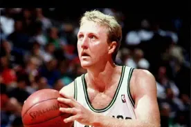 🏀 篮球传奇人物：美媒评选NBA历史最佳阵容揭晓！视频封面