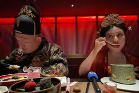 台湾馆长上海行，中天小姐姐穿汉服太漂亮了！视频封面